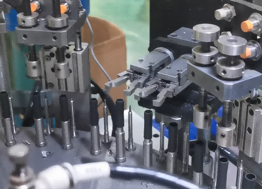 pen assembleing machine