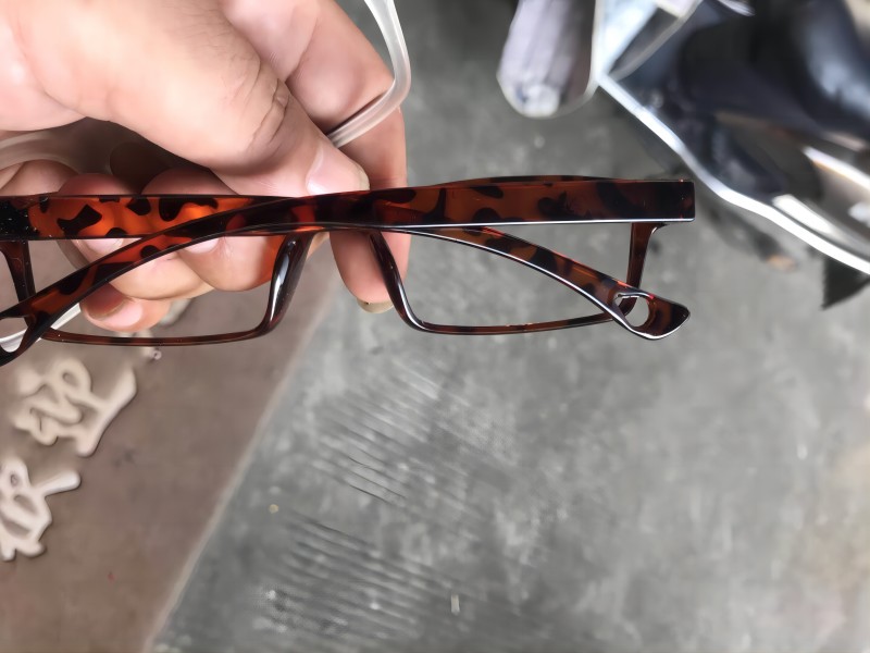 plastic eye glasses