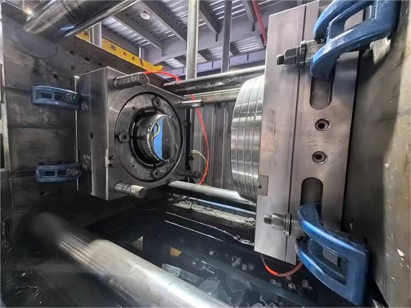 bucket mould