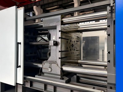 clamping unit of injection molding machine