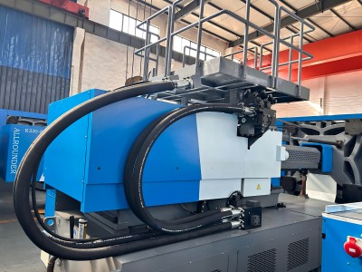 Haichen injection molding machine