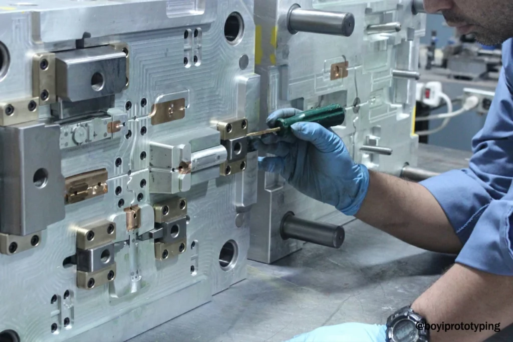 Maintenance of the injection molding machine (2)