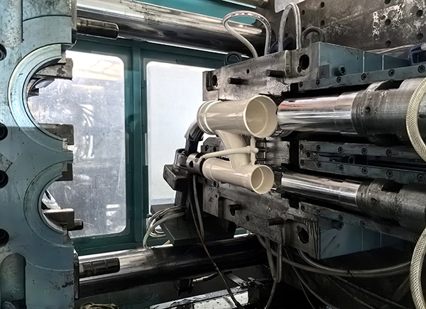 PVC H fitting injection molding