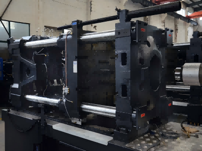 Types of clamping unit for injection molding machines