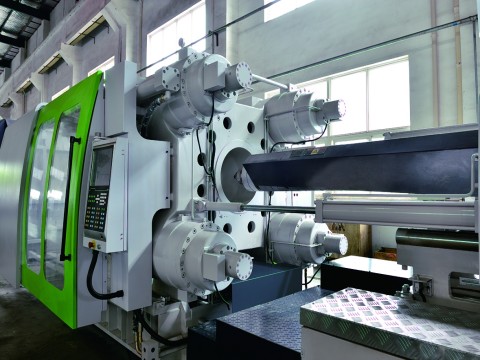 two platen injection molding machine