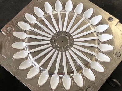 manufacture plastic spoons