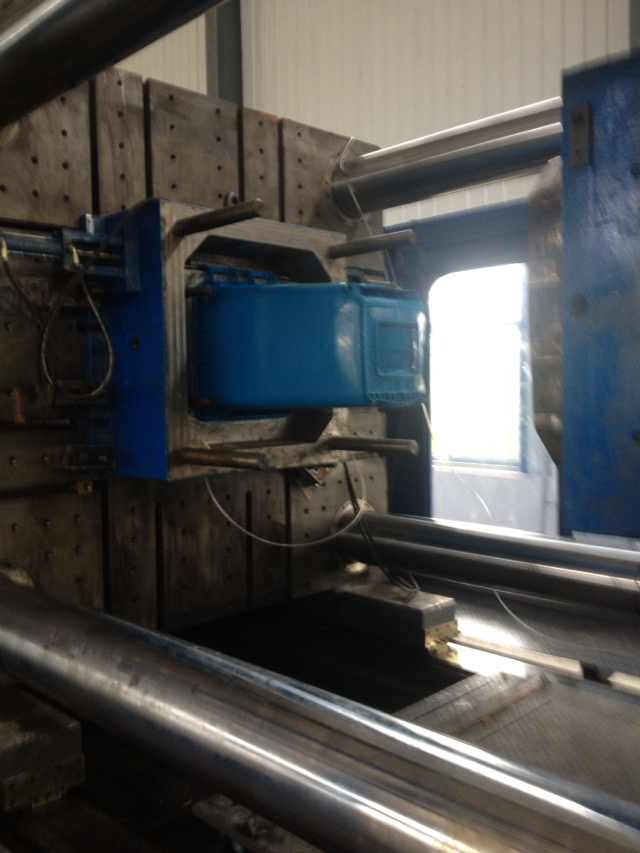 garbage bins making machine selection
